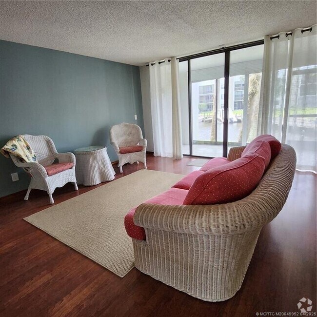 Building Photo - 1950 SW Palm City Rd Unit 9106 Rental