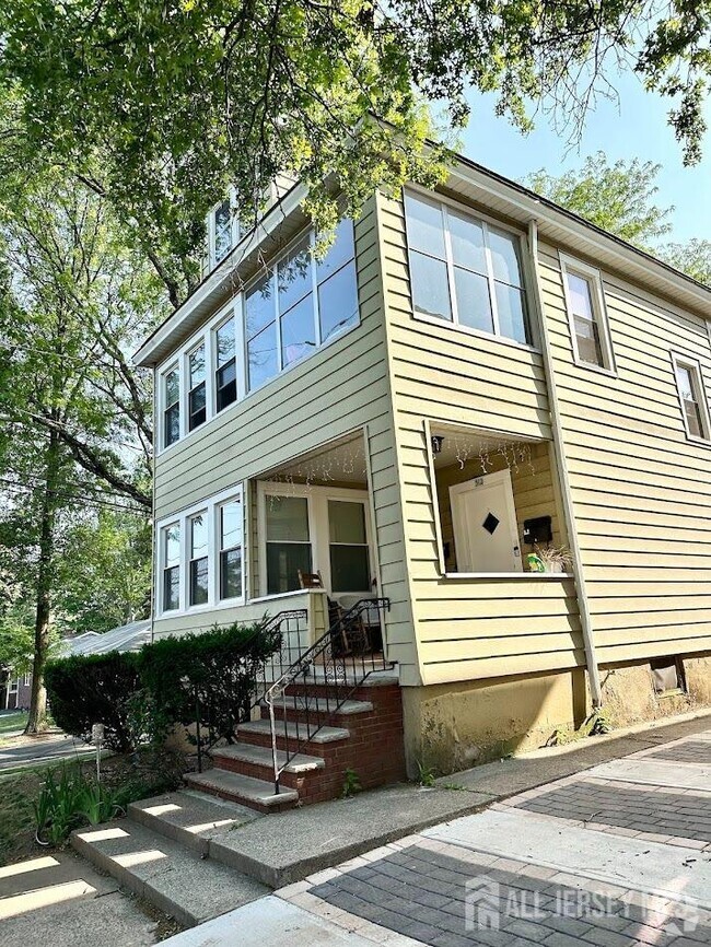 Building Photo - 312 S 4th Ave Rental
