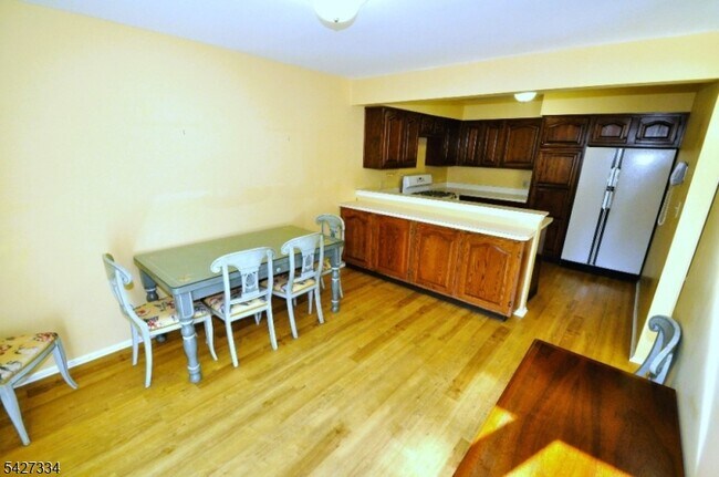Photo - 352 Greenbriar Dr Unit 4
