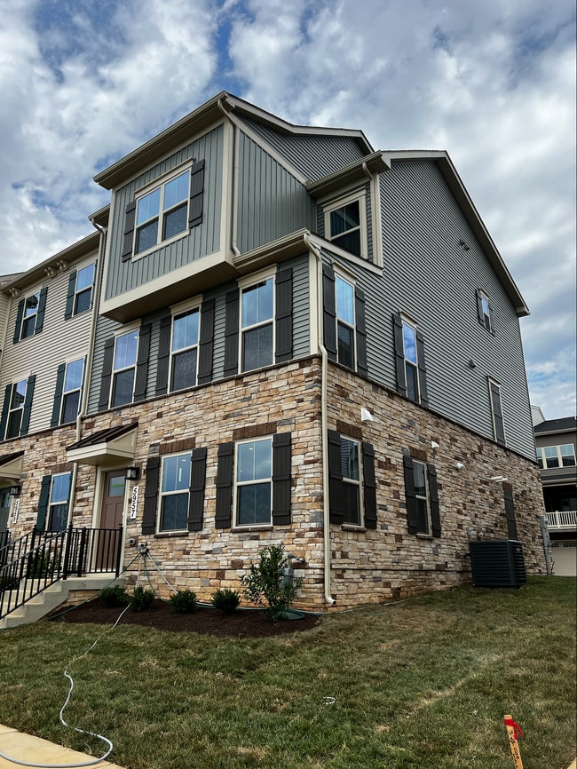 End Unit - 5957 Jefferson Technology Blvd Townhome