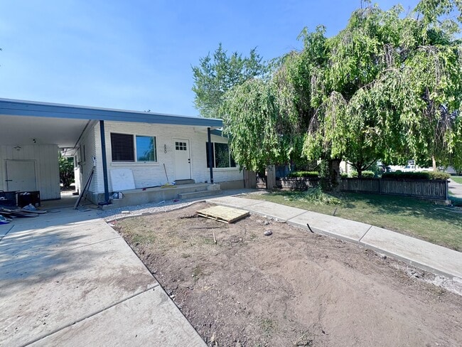 Building Photo - 880 E 200 N Rental