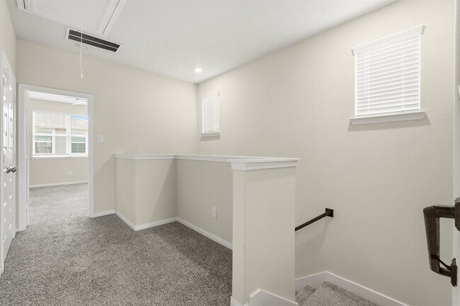 Photo - 1516 Lakeline Oak Dr