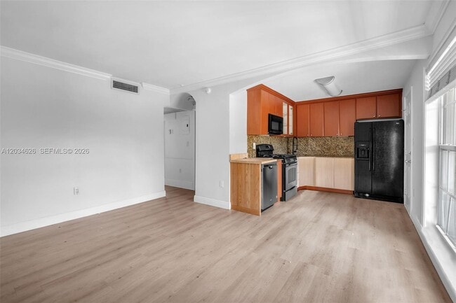 Building Photo - 3245 Virginia St Unit 48
