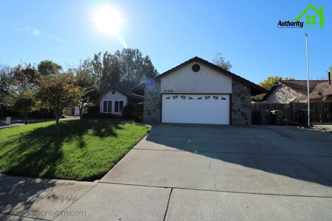 Photo - 2169 Sophy Pl