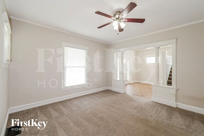 Photo - 401 E College St