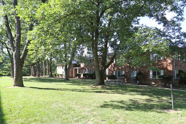 Oakwood Manor Apartments