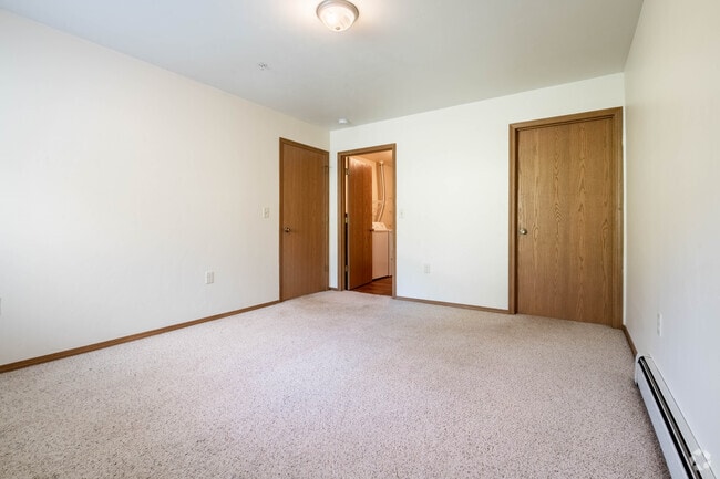 2BR, 2BA - 1144SF - Bedroom
