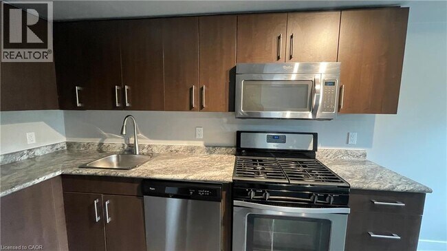 Photo - 4 OTTAWA Street N Unit# 6 Unit 6