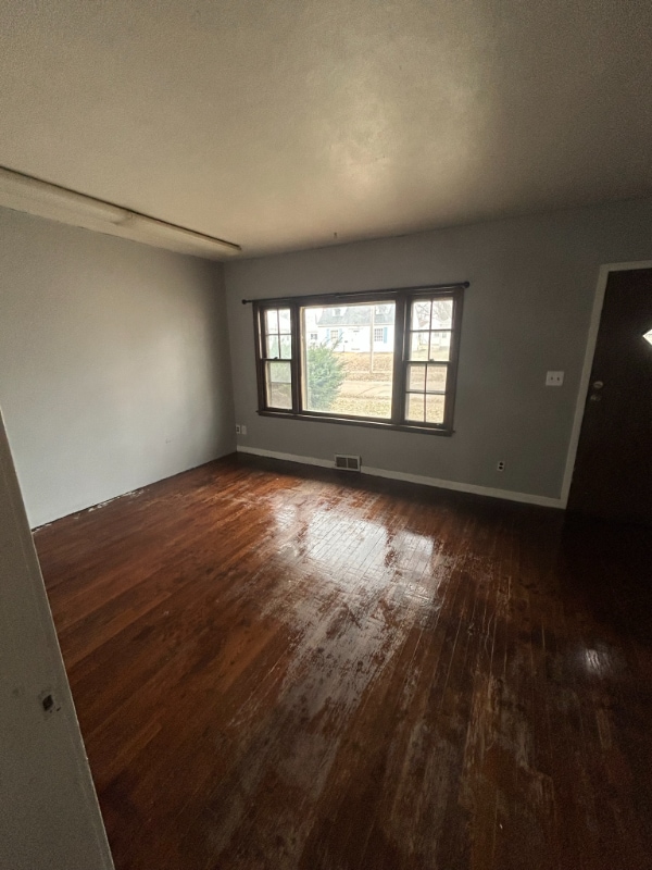 Photo - 1615 Iowa Ave