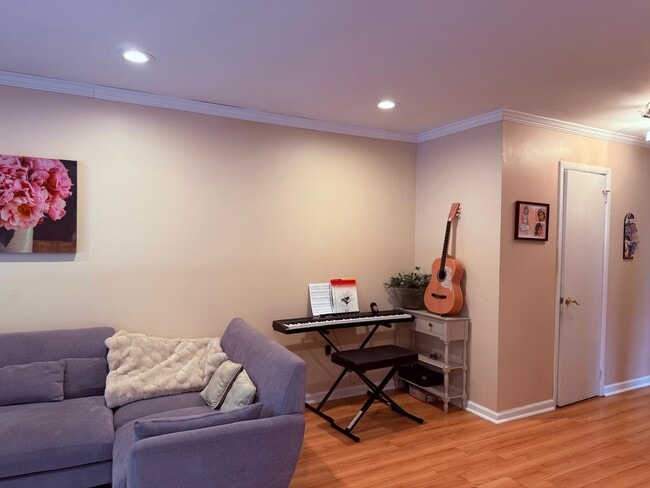Building Photo - 64 Hampshire Dr Rental
