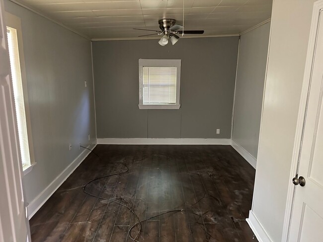 Photo - 3 Bedroom 1 Bath Rental
