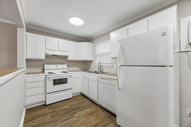 Building Photo - 1223 W 25th St Unit 3