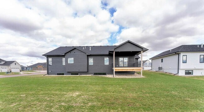 Photo - Brand New 6 Bedroom House in Eastern Sioux...