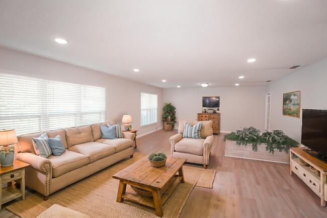 Building Photo - 104 Peg-Wen Blvd Rental