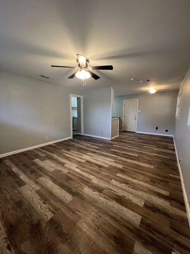 Photo - 3 Bedroom 1 bath Home for Lease