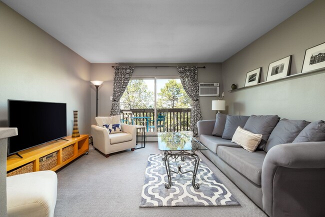 Building Photo - Fully Furnished 2 Bedroom Available Now!