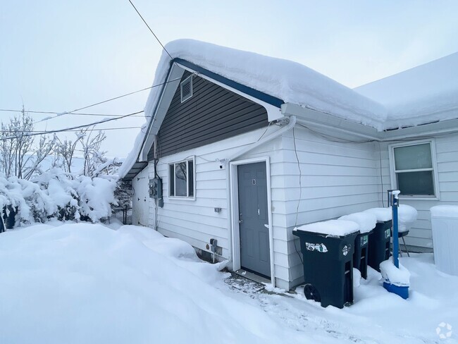 Building Photo - 1445 Lacey St Unit A Rental