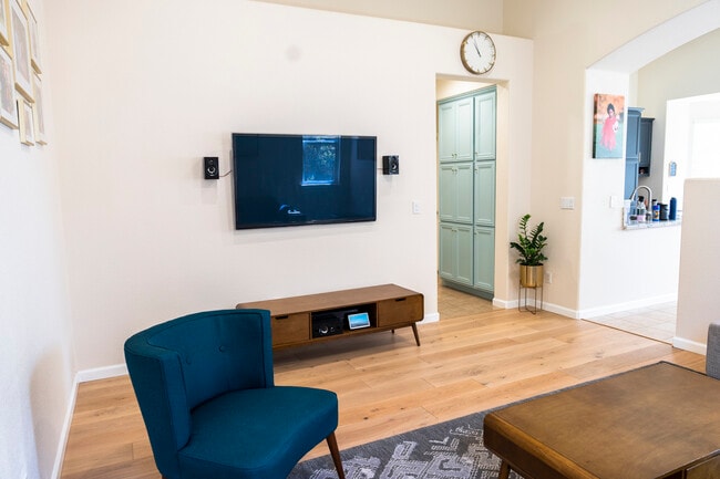 Photo - 1964 Horseshoe Glen Cir