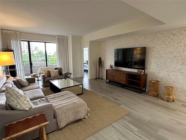 Photo - 201 Crandon Blvd Unidad 302