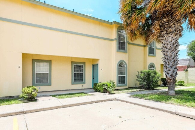 Building Photo - 1000 Ranchway Dr Unit 16