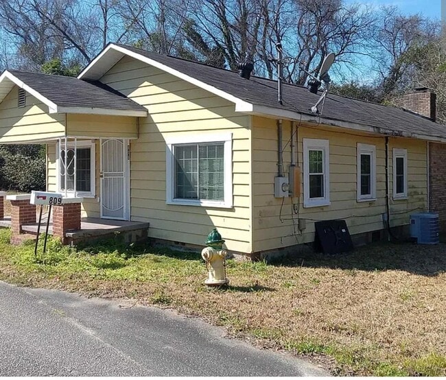 Building Photo - 809 13th Ct