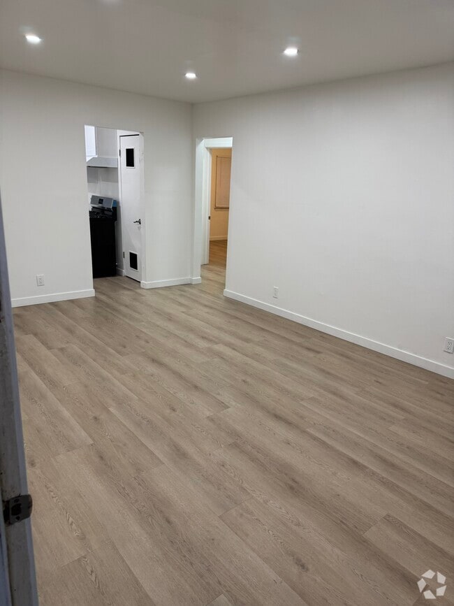 Building Photo - 10934 Charnock Rd Unit 10934 Charnock Rd Rental
