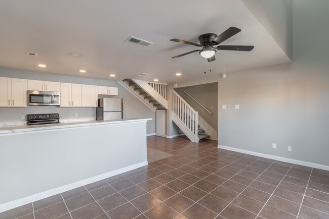 Photo - Shadow Bay Apartments