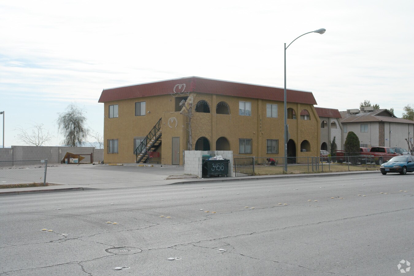 Sunland Manor - Sunland Manor Apartments
