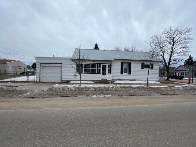 Photo - 550 E King St