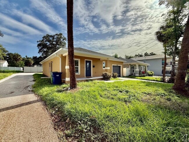Photo - 2904 E Columbus Dr