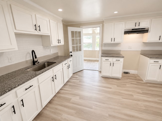 Photo - 599 Ashwood Rd