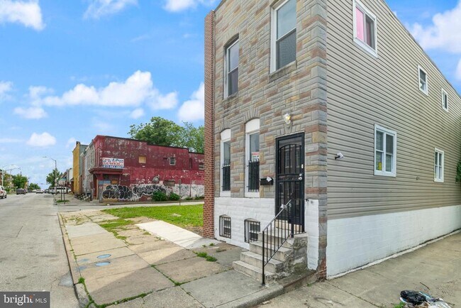 Building Photo - 2018 N Monroe St Rental