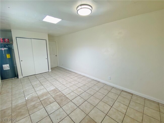 Building Photo - 1871 Shadow Mountain Pl Unit 4
