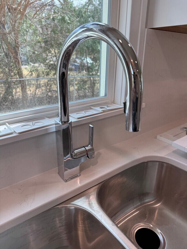 Photo - 3211 Pleasant St