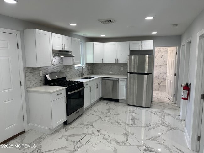 Photo - 105 Floyd Ln