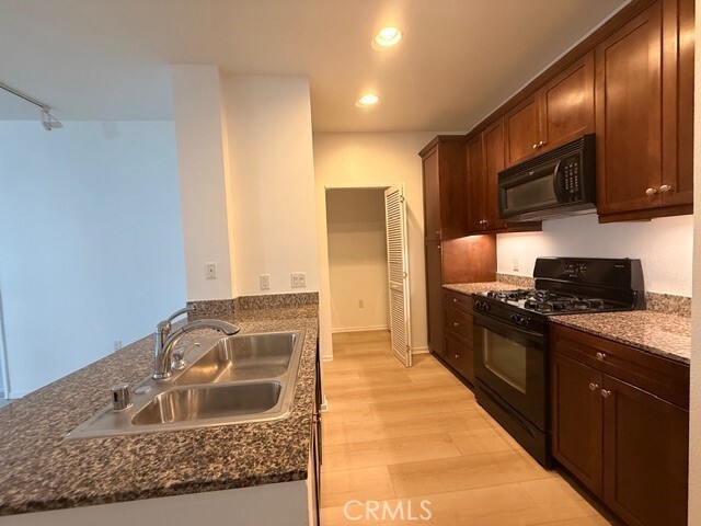 Photo - 2324 Scholarship