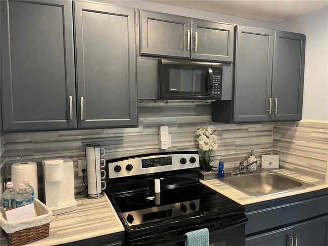 Photo - 1367 S Michigan Ave