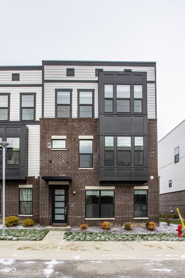 Photo - 9744 Junction Sta