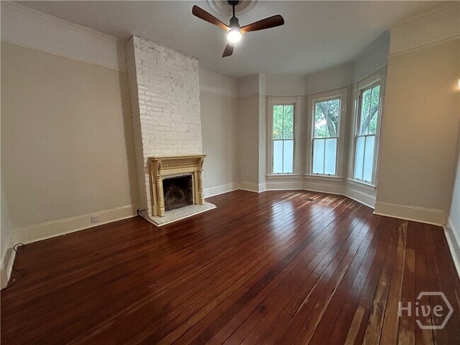 Photo - 413 E Huntingdon St