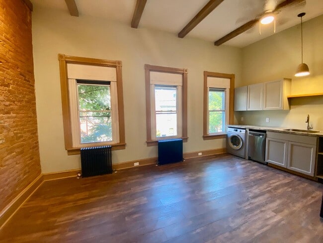 Building Photo - 45 S Lime St Unit Apt 3