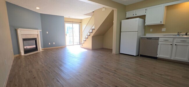 205 NE Dogwood St Unit D