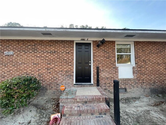 Building Photo - 4953 Fieldcrest Dr