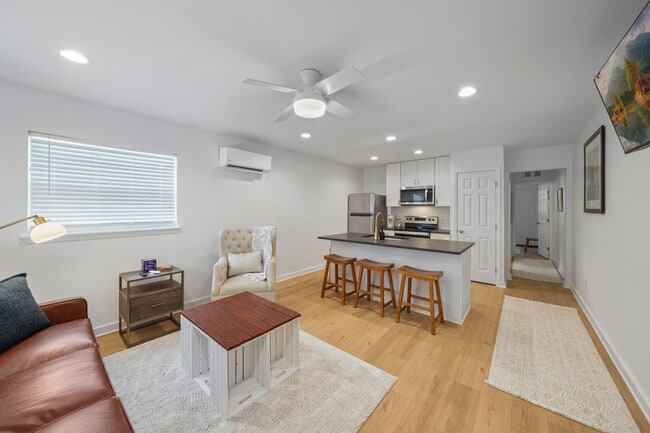 Photo - 2927 Nicholson Dr