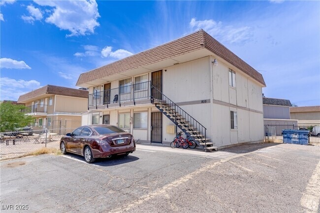 Building Photo - 805 Palo Verde Dr Unit B Rental