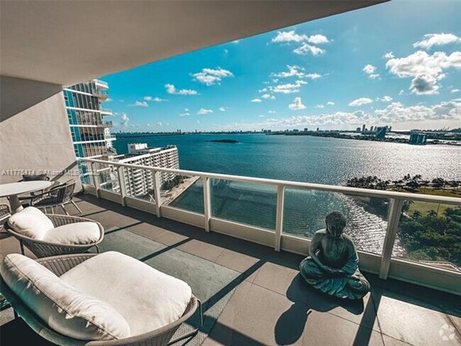 Building Photo - 2020 N Bayshore Dr Unit 2020 N Bayshore Dr  2007 Rental
