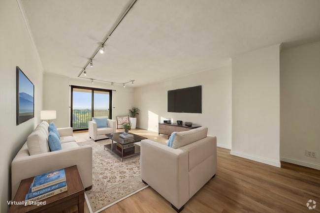 Building Photo - 7855 Kennedy Blvd E Unit 17H Rental