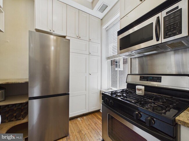 Photo - 2220 Delancey St Unit 3F