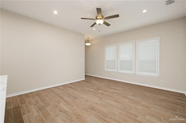 Photo - 27 N 15th St