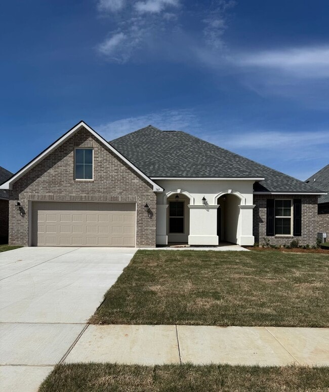 Building Photo - Canes Landing!