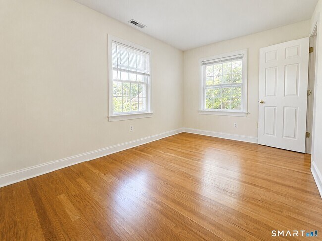 Photo - 47 E Maple St